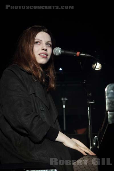 SOAP AND SKIN - 2012-04-17 - PARIS - Trabendo - 